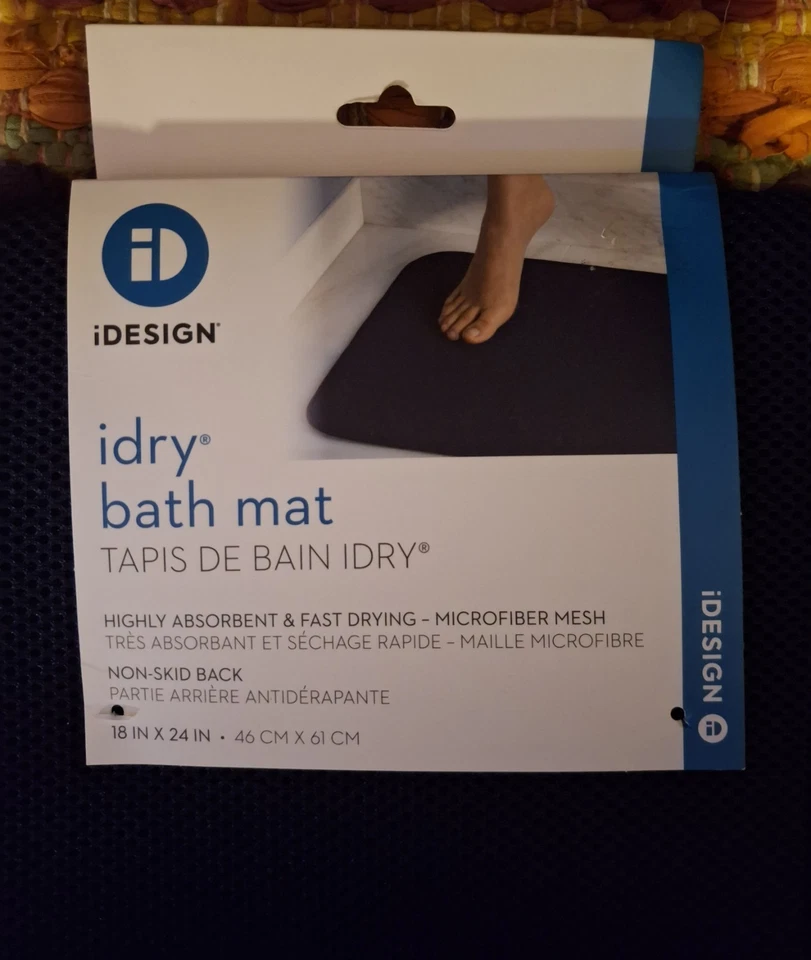 Alfombra de baño iDesign Interdry 24" x 18" azul marino microfibra poliéster 16217 Foto 2 de 4