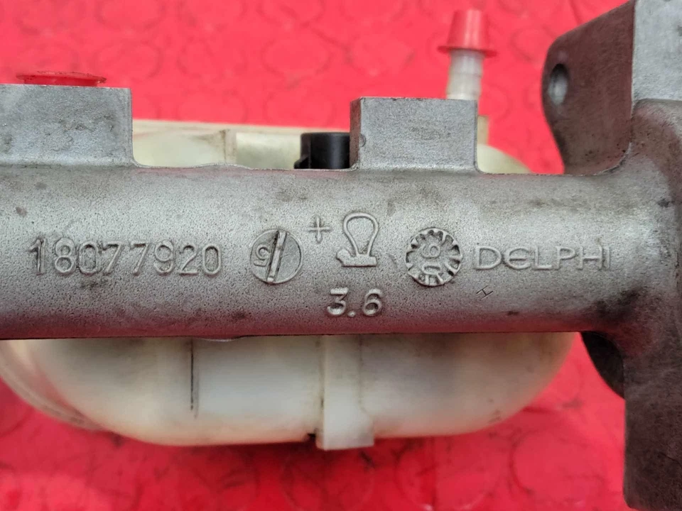 05-08 Conjunto de cilindro maestro de freno de cobalto Chevy - Transmisión manual SOLO OEM Foto 3 de 4