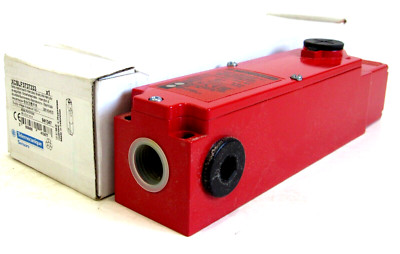 NEW TELEMECANIQUE XCSLF3737333 SAFETY INTERLOCK SWITCH WITH KEYS