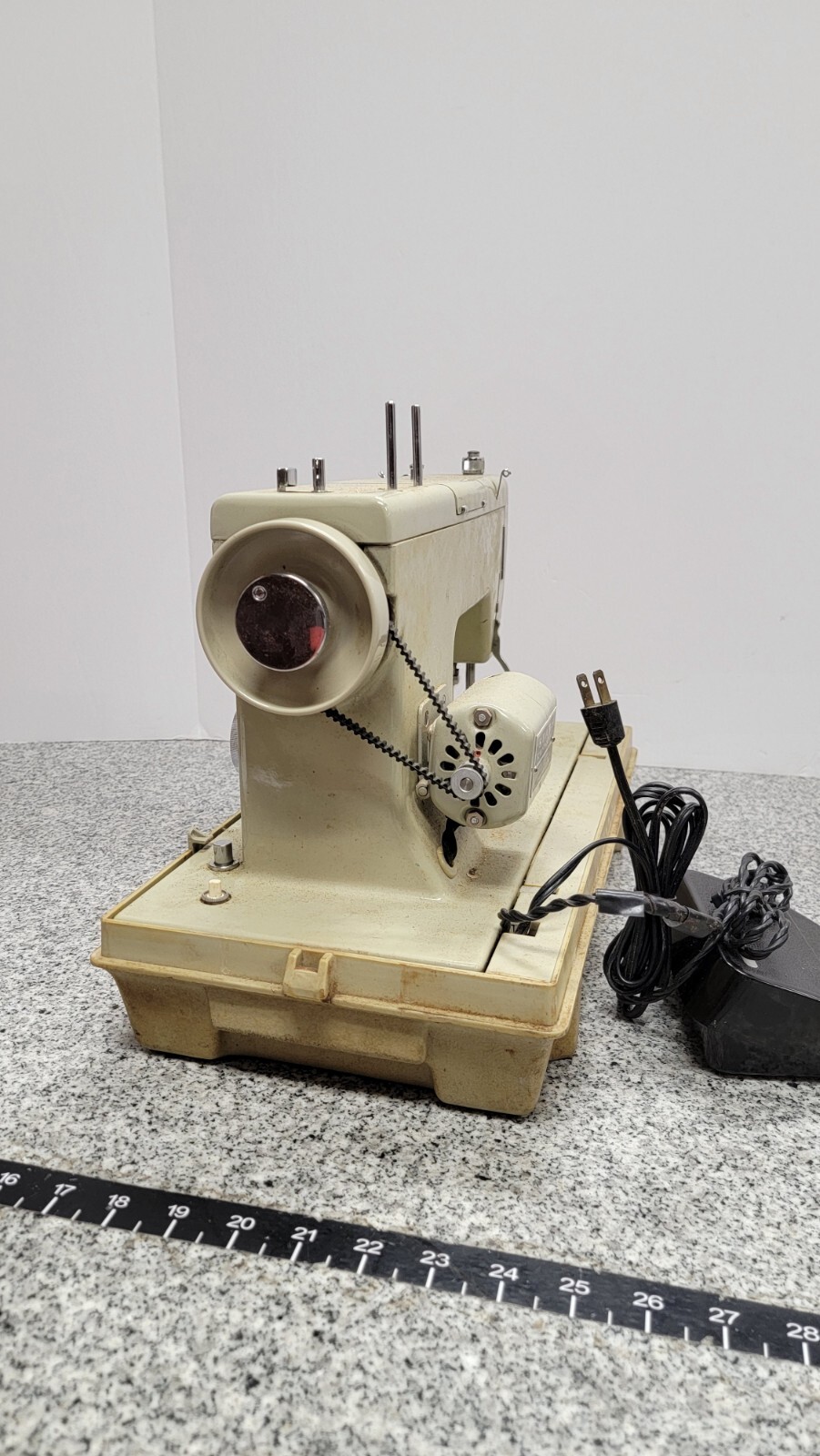 Vintage Sears Kenmore 5186 Sewing Machine w/ Foot Pedal + Hard Case ax