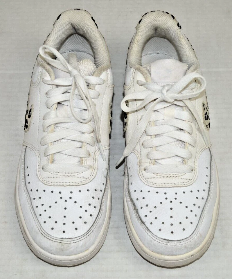 Nike Tenis de Cuero Talla 7W 2021 Nike Court Vision Bajo Leopardo Swoosh Blanco Foto 3 de 4