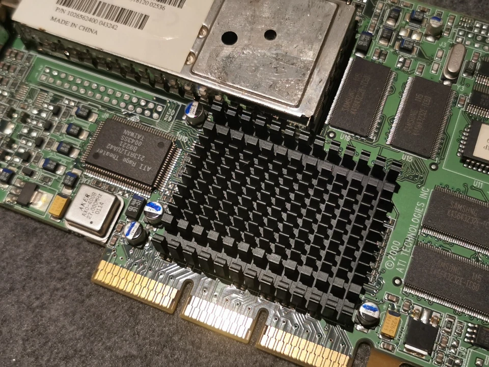 Vintage ATI ALL IN WONDER PRO 128 THEATER RAGE AGP CARD - Image 2 of 4