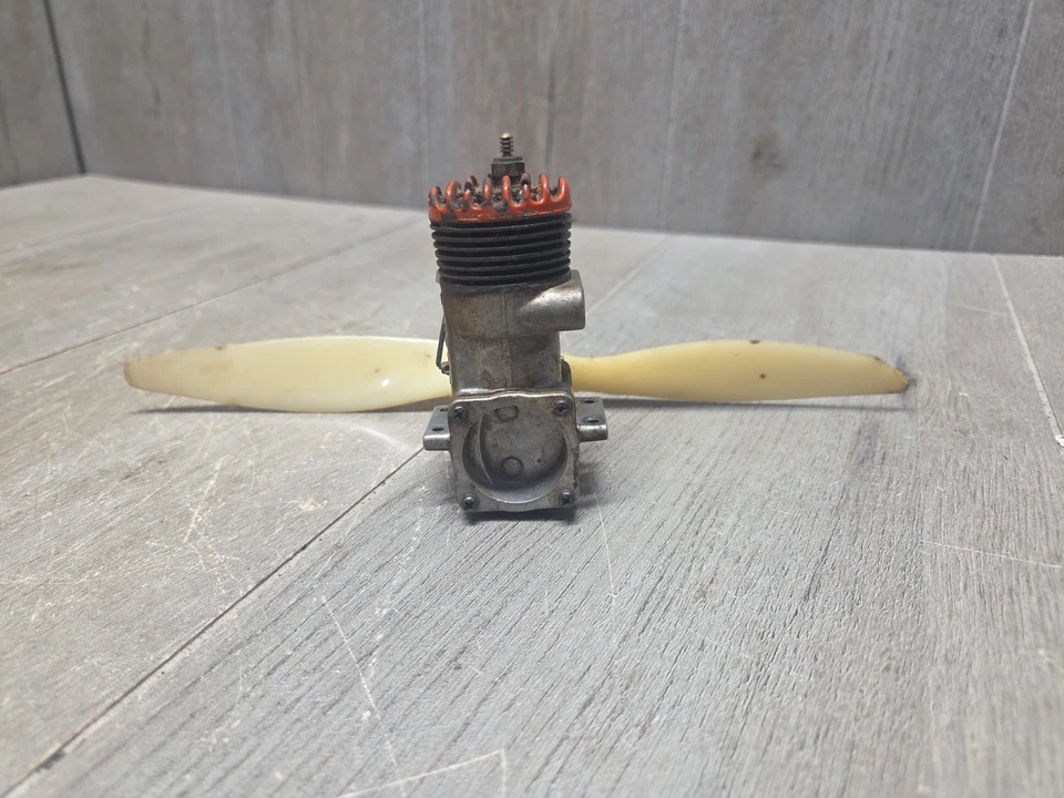 Vintage Mccoy .35 35 Nitro CL Control Line FF Model Airplane Engine - Image 3 of 4