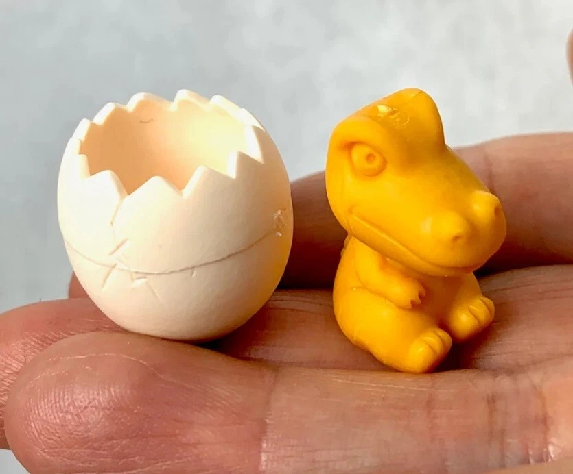 Gomas de borrar japonesas Iwako huevos de dinosaurio y huevos de pollito bebé lote de 49 con caja al por menor Foto 3 de 4