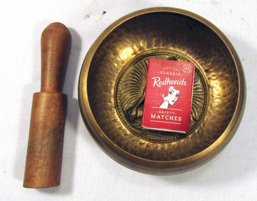 Tibetan Bronze Buddha Auspicious Ritual Himalayan Singing Bowl 1990s 12 x 5.5 cm - Picture 10 of 10