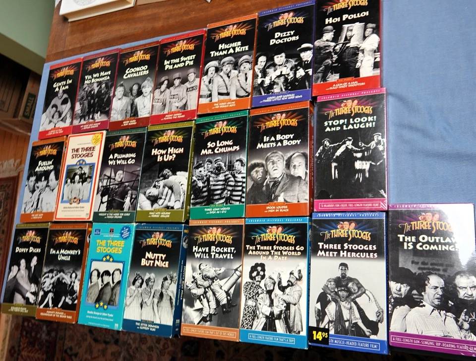 22 VHS TAPES: THE THREE STOOGES: 17 OF 3 SHORTS ON EACH TAPE AND 5 FULL LENGTH - Image 2 of 4