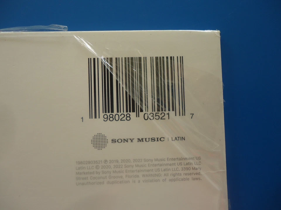 Ricky Martin Pause Play LP (2025) NEW White/Silver Vinyl Shrink Wrap Tear - Image 4 of 4