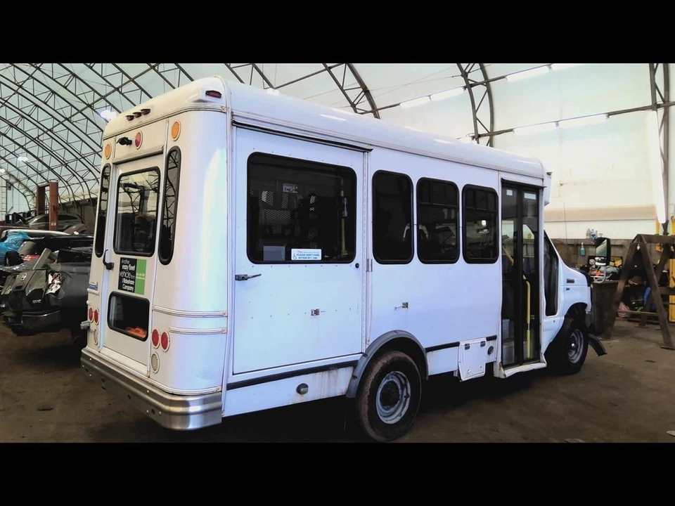 Wash Reservoir Includes Pump Fits 08-19 21-22 FORD E350 VAN 6835421 — 第 4/4 张图片