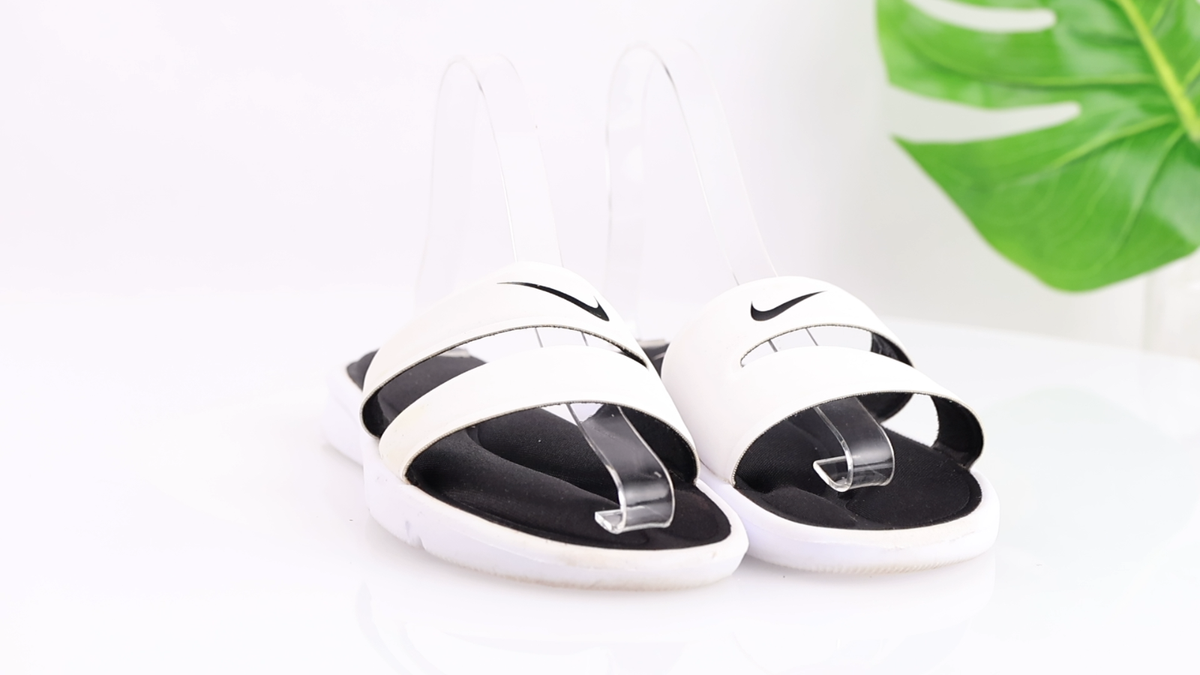 Nike Womens Ultra Comfort Sandals Size 7 White Black Slide  display picture 1