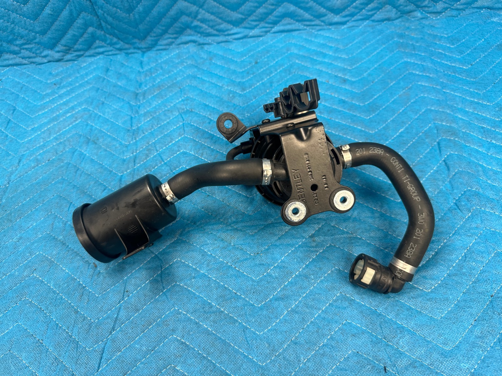 Bentley Continen Flying Spur Fuel Leak Detection Pump Assembly 29k 2006-2012 OEM