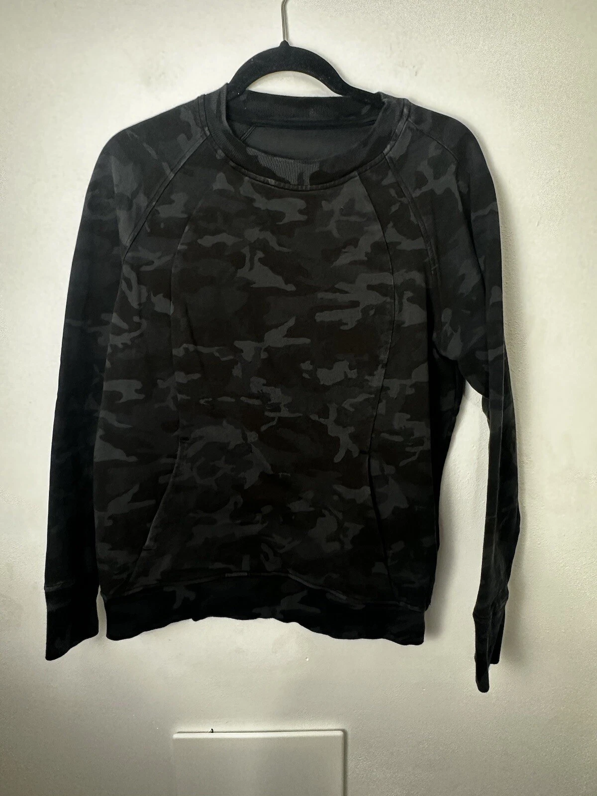 Lululemon Sweater Womens 10 Scuba Crewneck Sweatshirt Pockets French Terry Camo