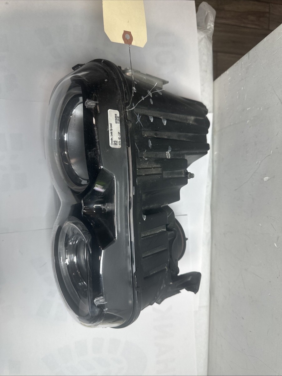 2015-2023 Dodge Challenger Headlight Xenon HID Right OEM 68384438