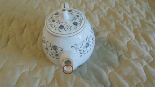 NORITAKE NIPPON TOKI KAISHA SILVER QUEEN TEAPOT MADE IN JAPAN SILVER & WHITE - Picture 3 of 11