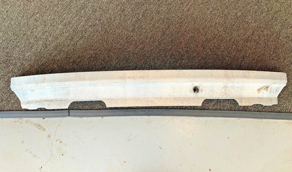 Barra de impacto de reforço de para-choque traseiro OEM para 2004-2010 Audi A8 Quattro 4E0807309 - Imagem 3 de 4