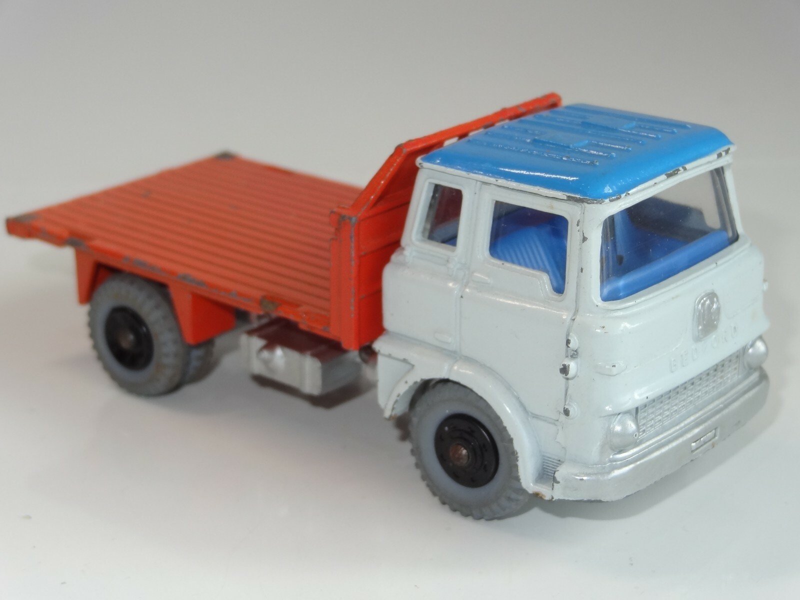 Dinky 435, Bedford TK Tipper - Free Price Guide & Review