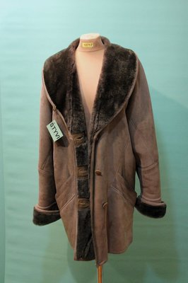 Wunderschöner Lamm Fell Mantel ca 44/L braun Leder echt shearling