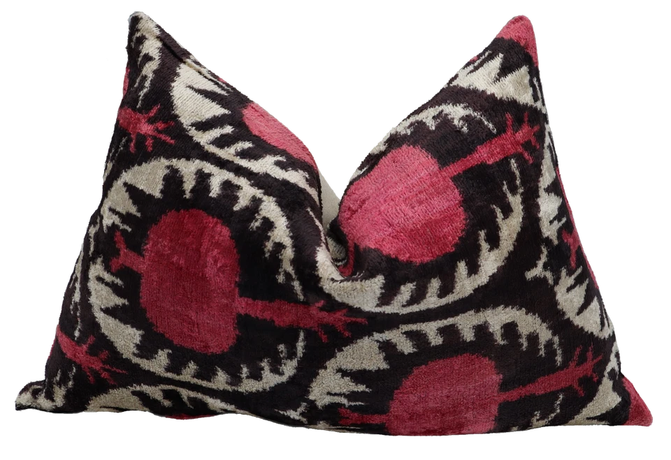 Travesseiro retangular feito à mão com inserção de penas de veludo vermelho 16 x 24 pol (40 x 60 cm) - Imagem 3 de 4