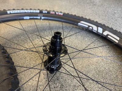 ENVE M5 25 Industry 9 Hydra Carbon Mountain Bike Wheelset 29