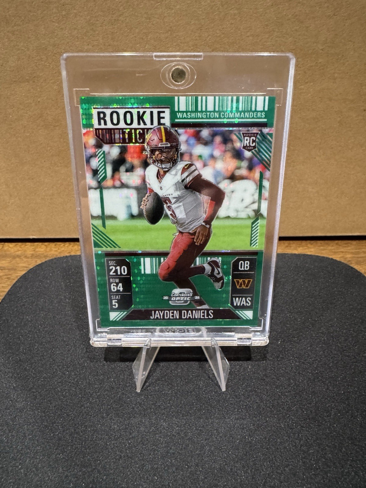 2024 Contenders Optic Green Pulsar - Rookie Ticket Jayden Daniels #75 33/49 🔥