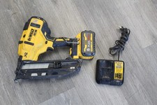 DEWALT DCN660 20V BRUSHLESS 16GA Angled Finish Nailer Kit 6AH FLEX Battery,Charg
