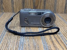Sony Cyber-shot DSC-P10 5.0MP Digital Camera Grey UNTESTED As-is
