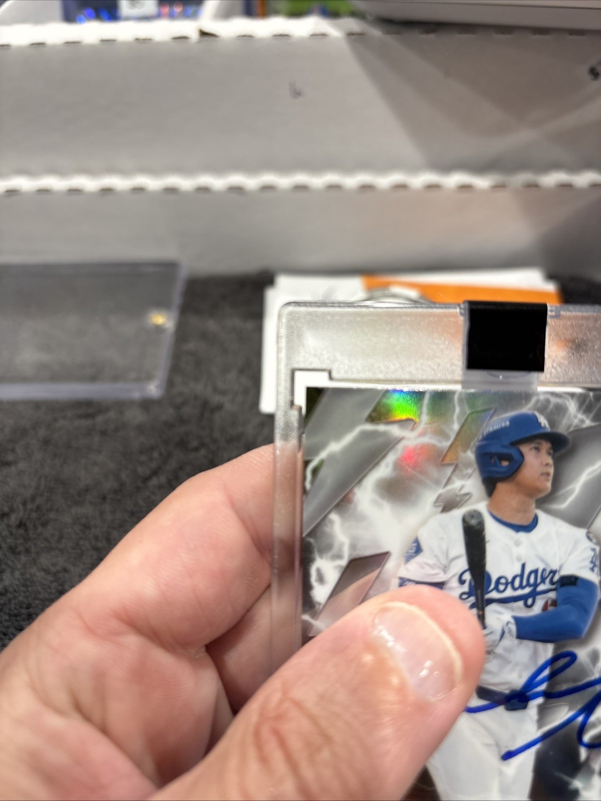 2025-26 ES-18 Shohei Ohtani Bowman Chrome - Electric Sluggers On Card Auto view 3