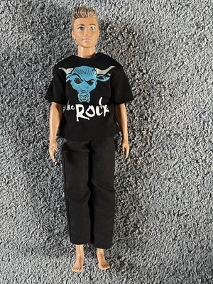 Mattel Barbie s Ken Puppe 2016 The Rock Dwayne Johnson Tee