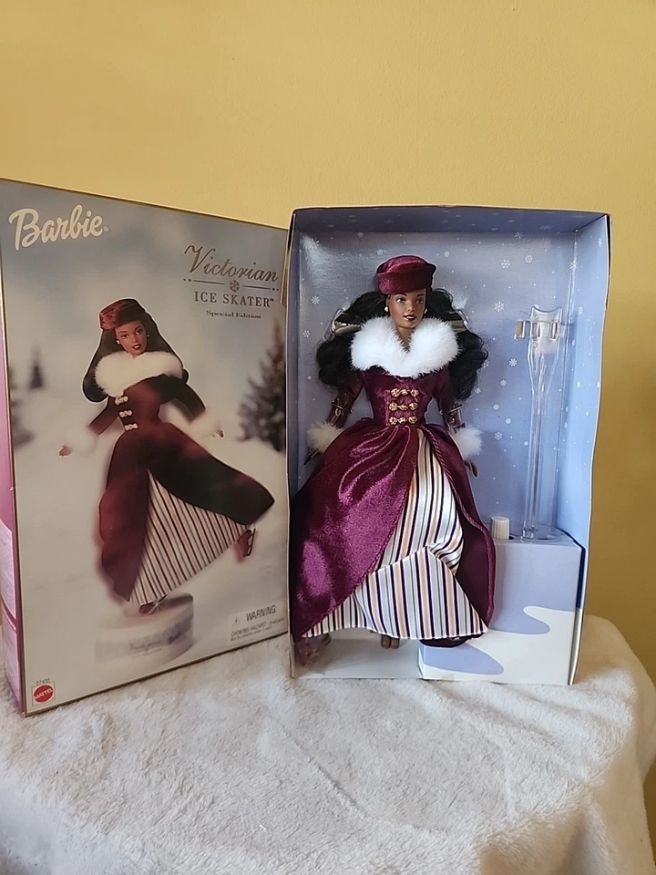 Muñeca Barbie Victoriana Edición Coleccionista Mattel Patinadora sobre Hielo Foto 3 de 3