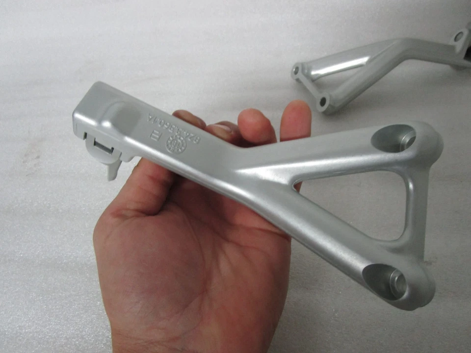 Reposapiés de pasajeros Ducati Pagigale V4 Streetfighter 18-22 Foto 4 de 4