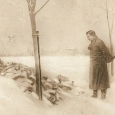 c1914-18 Russian / Ukrainian Military Art Postcard - "The Last Look" Soldier 