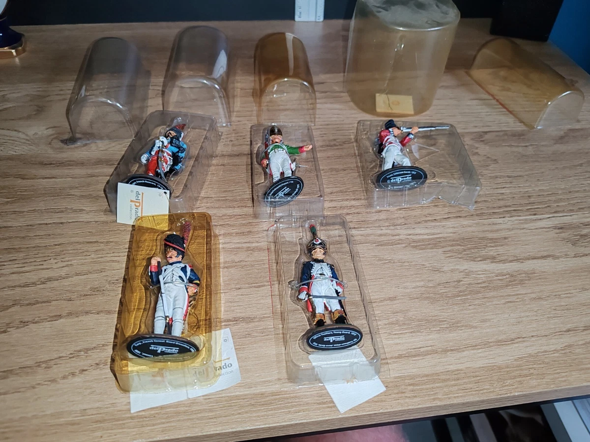 SEPT FIGURINES en plomb peint ET UNE - auctions & price archive