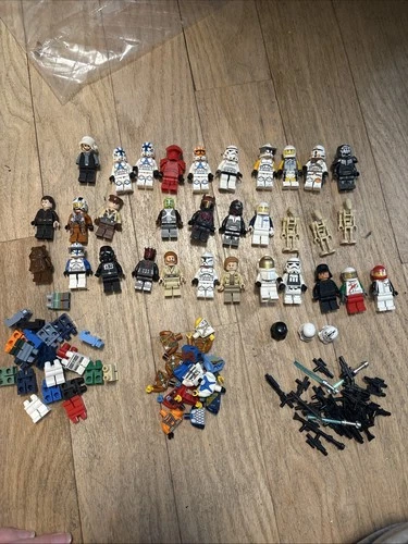 Lego Star Wars Minifigure Lot Of 32+ Guns And Helmets Captain Rex And Bad Batch