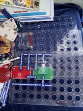 Huge LOT Elenco Electronic Snap Circuits Sets Parts Manuals