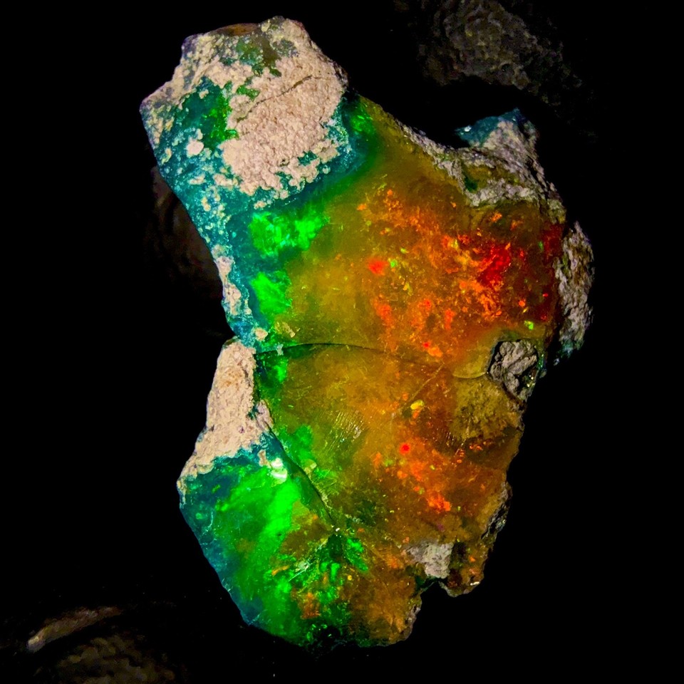 Welo Feu Opal,Noir Opal Naturel Pierre Précieuse,Éthiopien Brut 13.5 CT