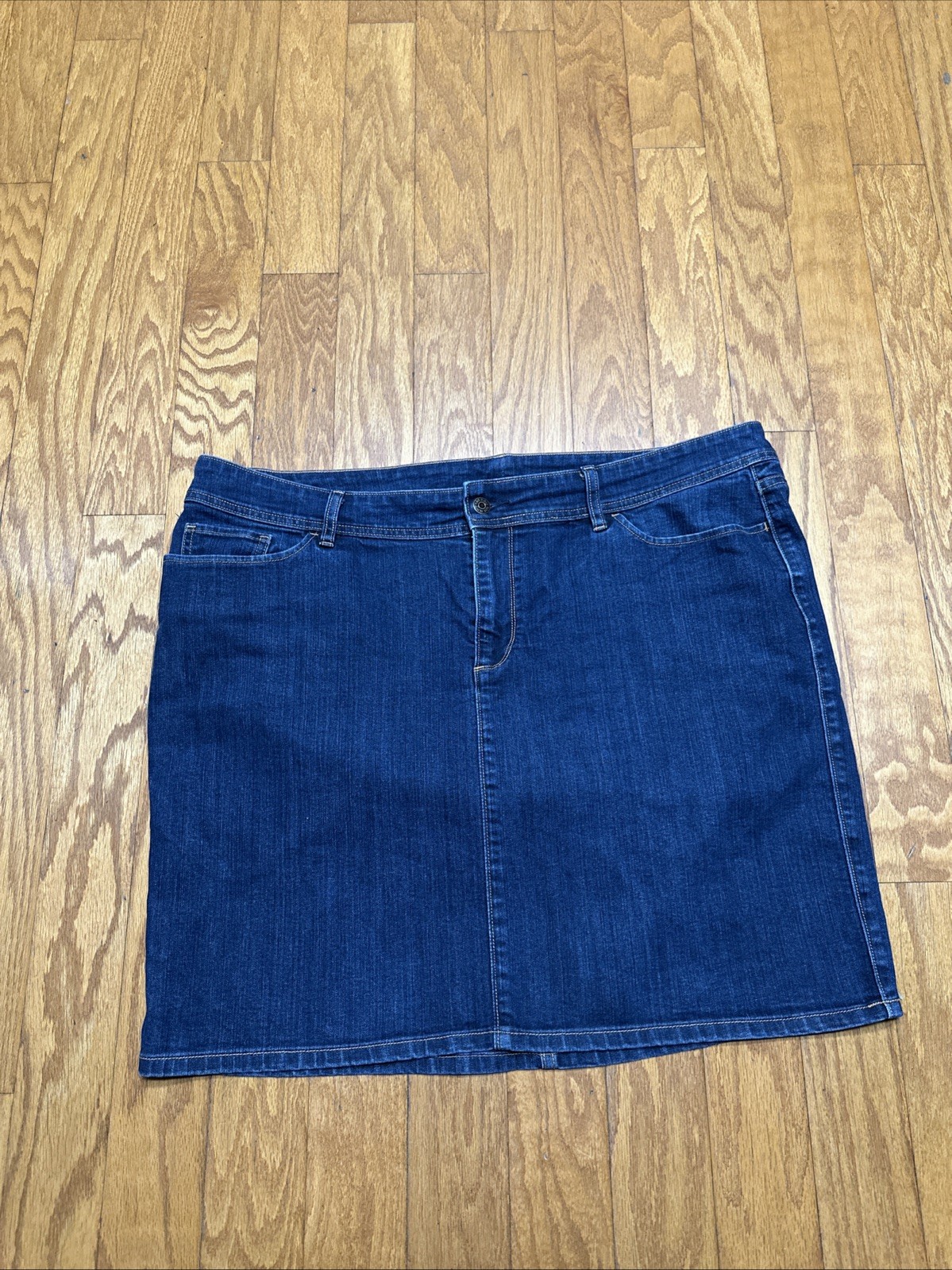 Old Navy Women’s  Denim Mini Skirt  Size 20 Stretch Blue