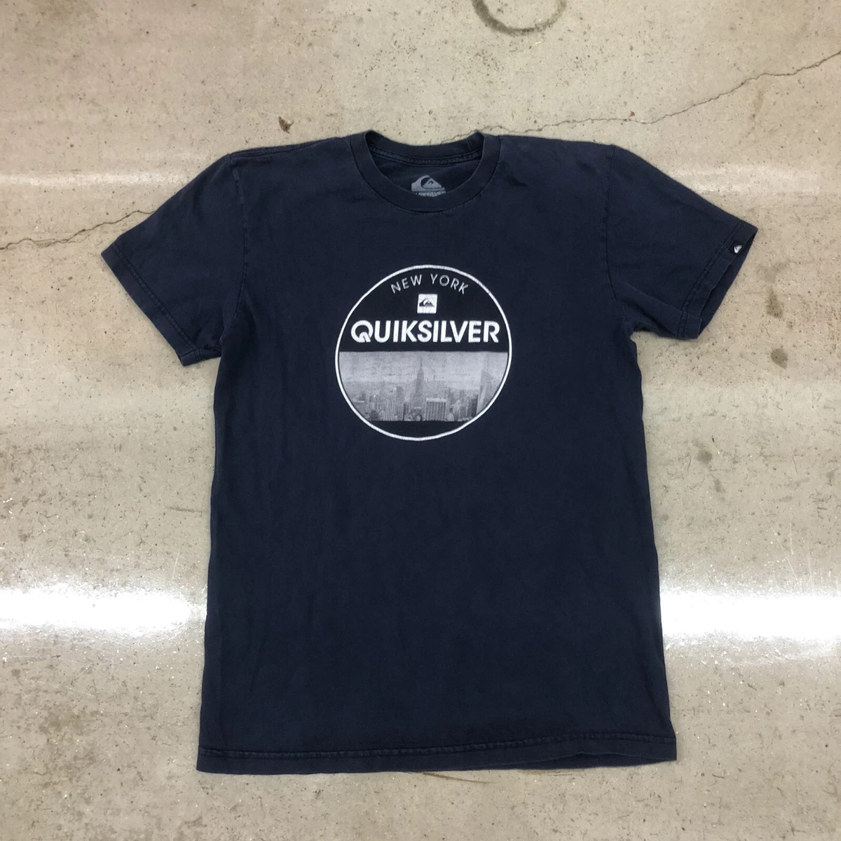 Quiksilver New York T shirt Mens Size Medium City Logo Skate Surf
