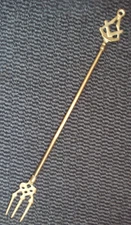 NA535 GOOD ANTIQUE BRASS MASONIC TOASTING FORK 49.5CM LONG