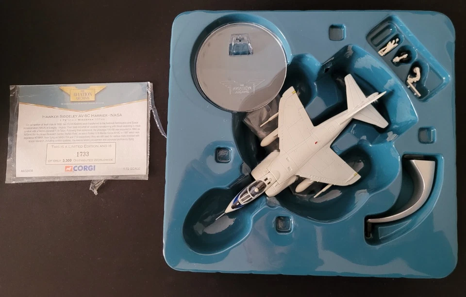 Corgi scala 1/72 AA32408 Hawker Siddeley AV-8C Harrier NASA - Immagine 2 di 4