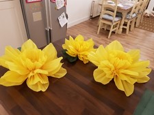Pompom Tissue paper Daffodil easter flower wedding venue decoration centrepiece 
