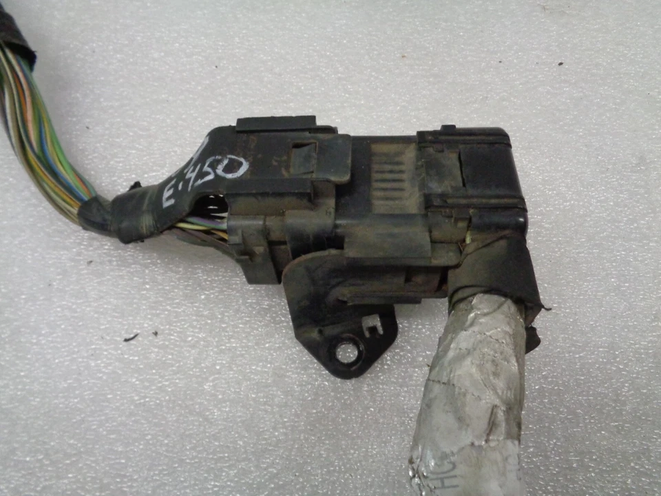 2009 Ford Econoline E450 Main Wire Connector OEM AK2412124 - Image 3 of 4