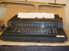 Vintage Olivetti ET Electric Typewriter (for spares only) thumbnail