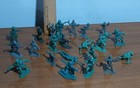 Vintage Different Shades Of Green  Lot Of Plastic Army Men Soldier Figures — photo 1