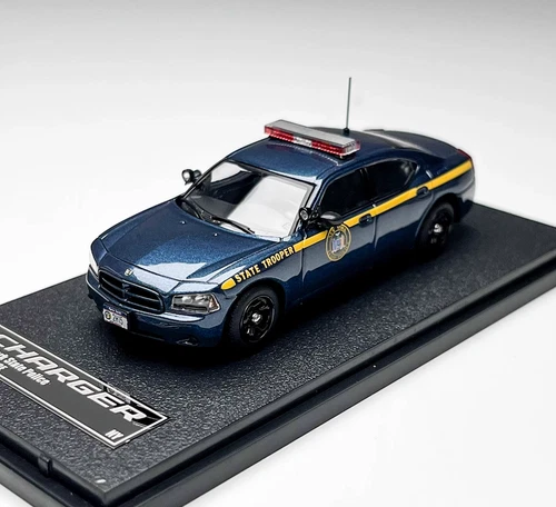 Rollin 1:64 2008 Blue NYSP Police Charger Muscle Model Diecast Metal Car - Picture 2 of 8