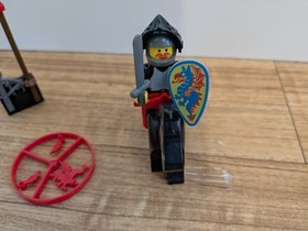 LEGO Castle 6009 Black Knight 100% Complete with New Plumes