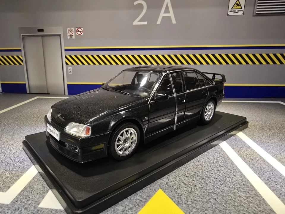 Vauxhall Carlton Opel Omega EVO 500 GTE Lotus 1991 1:24 Diecast Scale Model - Image 2 of 4