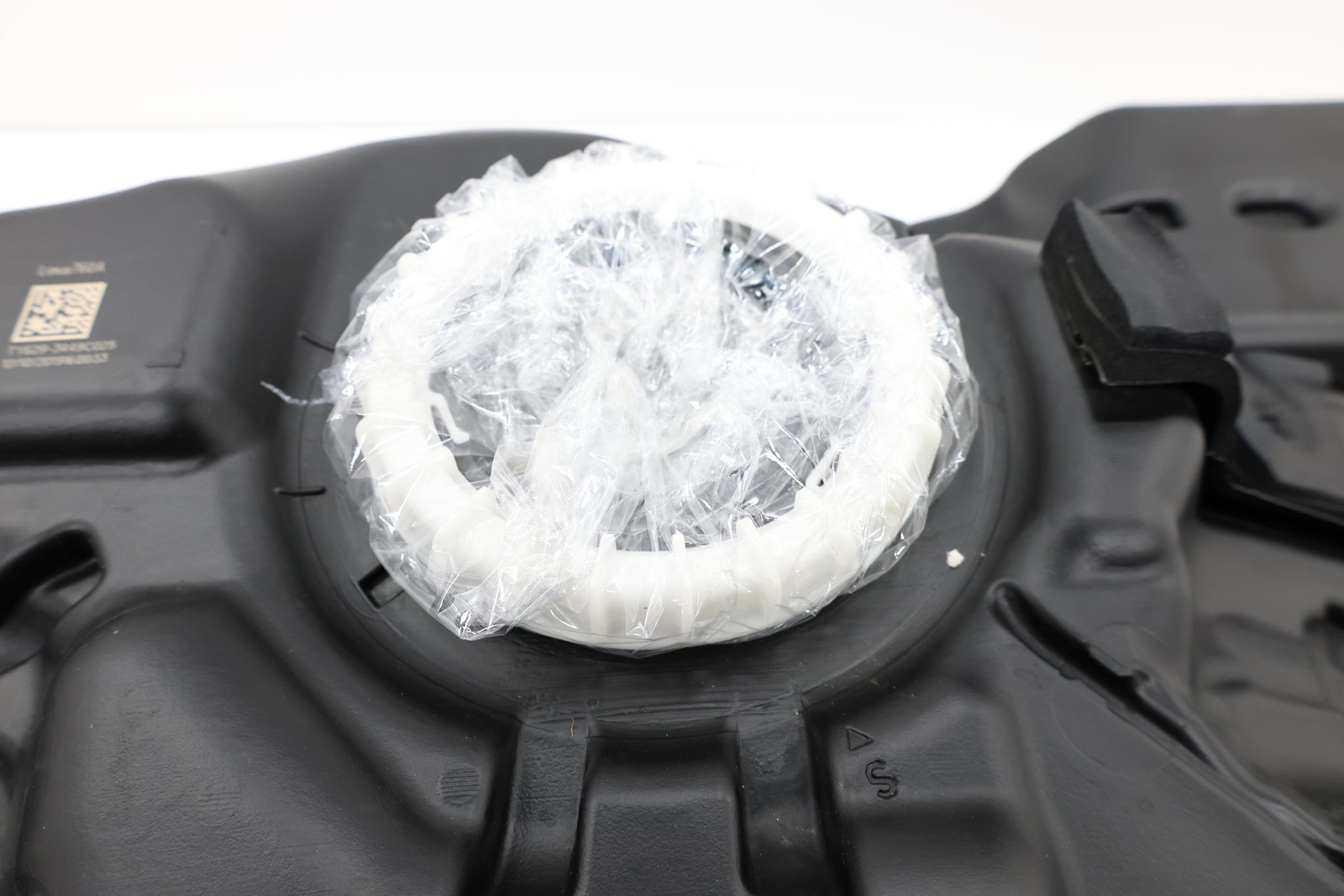 2016 - 2022 LEXUS RX350 FUEL GAS TANK RESERVOIR STORAGE BOTTLE OEM 771000E200