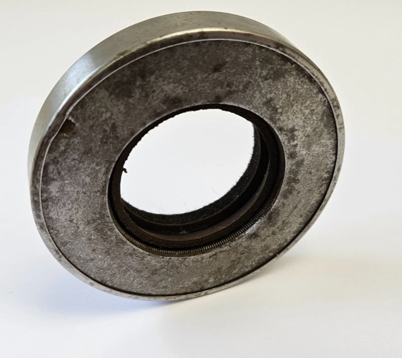 1940-1952 Chrysler Imperial Rear Axle Pinion Seal 1271105 NOS - Image 3 of 4