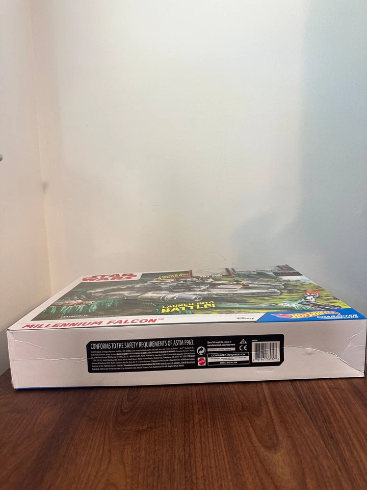 Hot Wheels Star Wars Millennium Falcon Track Set Chewbacca Character Cars New - Image 4 of 4