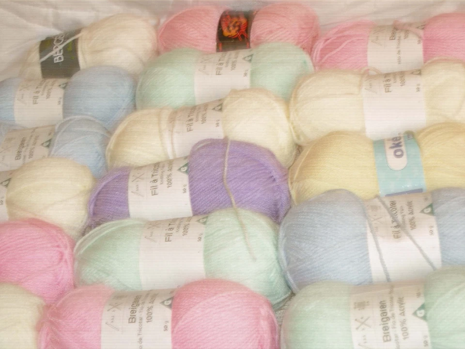 lot pelotes de laine (26) - Photo 4/4