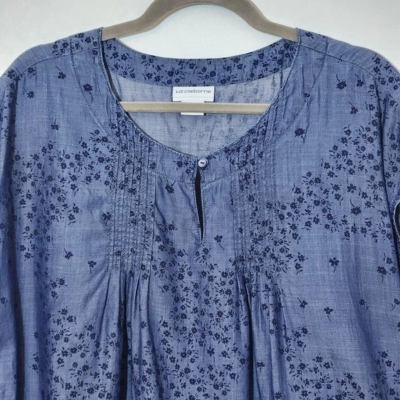 Liz Claiborne Blue Chambray Floral Top with Cap Sleeve Sz XL Blue Floral Blouse - Image 3 of 4